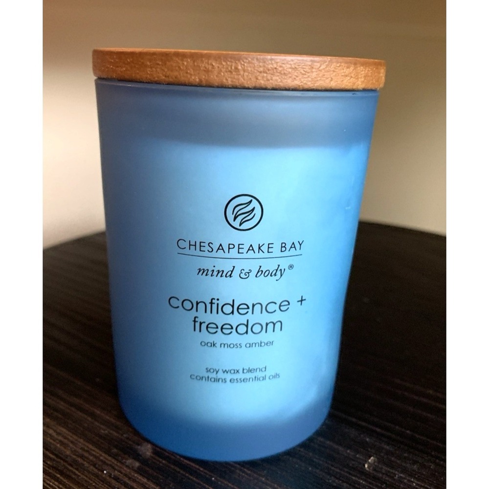 Chesapeake Bay® Candle Mind‎ & Body Medium Jar Confidence Freedom Soy Amber Oak